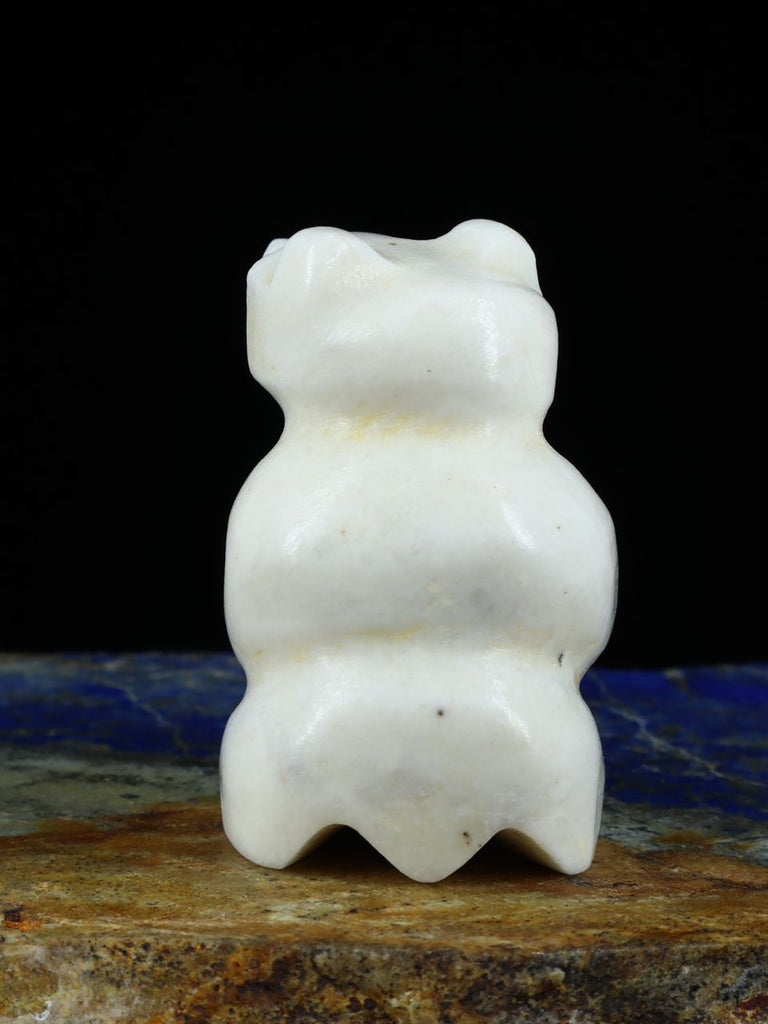 White Marble Bear Zuni Fetish - PuebloDirect.com