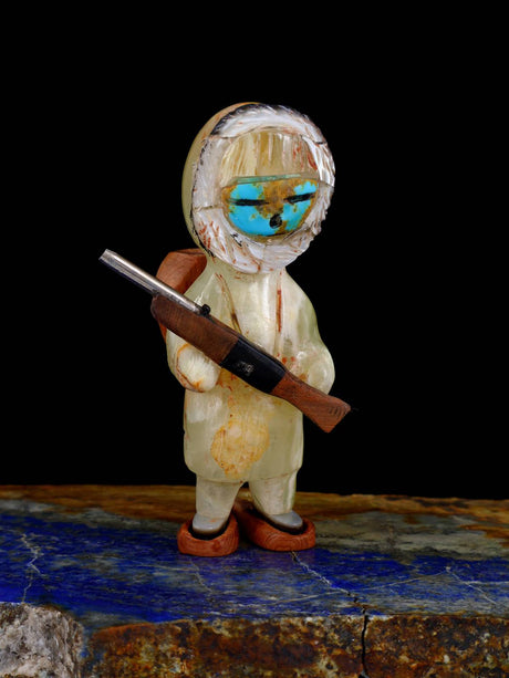 Onyx Eskimo Zuni Fetish - PuebloDirect.com