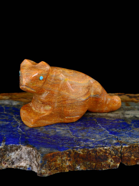 Onyx Mountain Lion Zuni Fetish - PuebloDirect.com