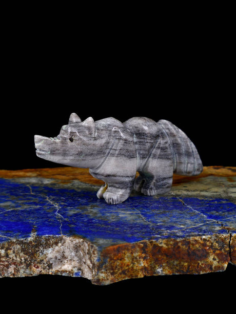 Marble Wolf Navajo Stone Carving - PuebloDirect.com