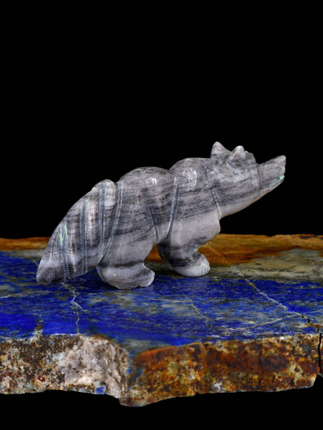 Marble Wolf Navajo Stone Carving - PuebloDirect.com