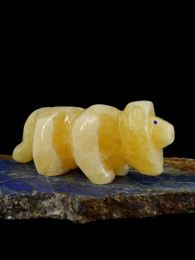 Honey Calcite Lion Zuni Fetish - PuebloDirect.com