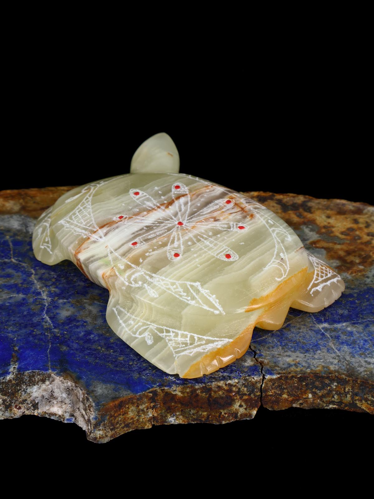 Etched Onyx Turtle Zuni Fetish