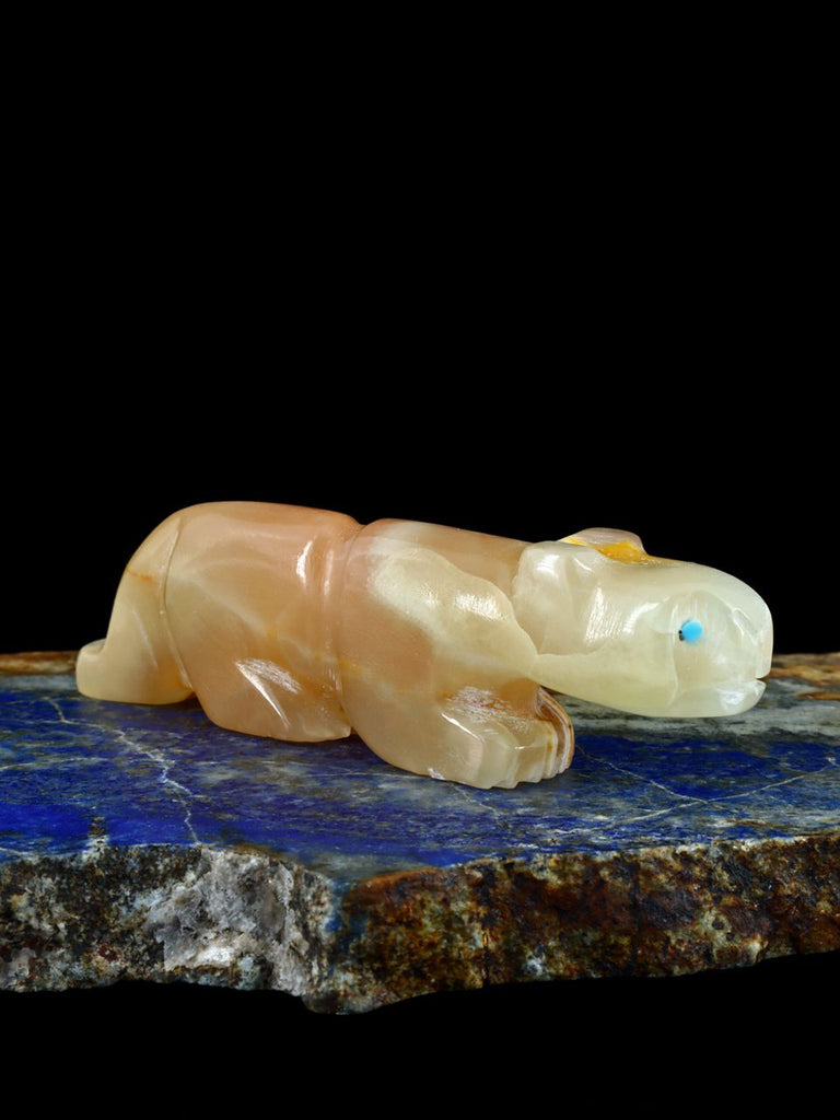 Onyx Mountain Lion Zuni Fetish Carving - PuebloDirect.com