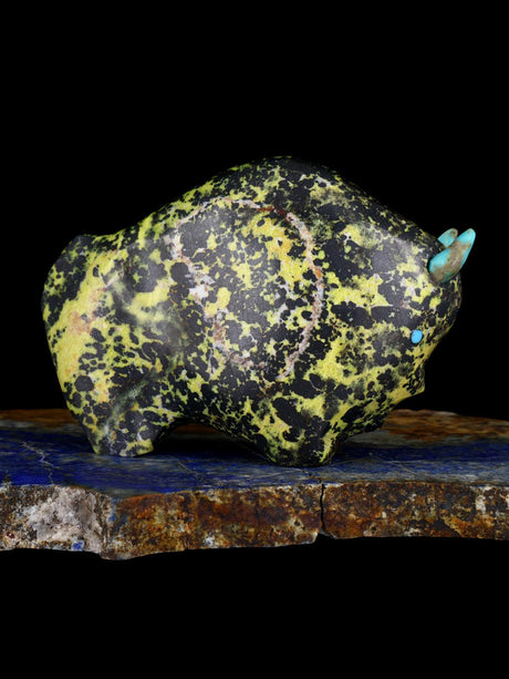 Serpentine Buffalo Zuni Fetish Carving