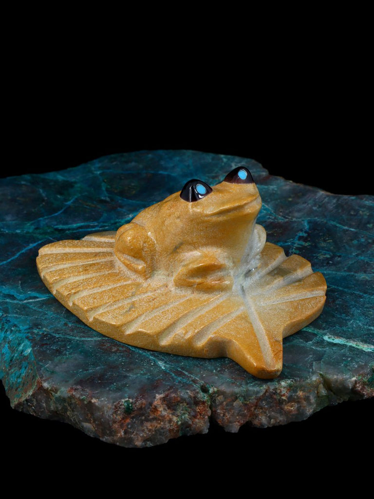 Travertine Frog Zuni Fetish - PuebloDirect.com