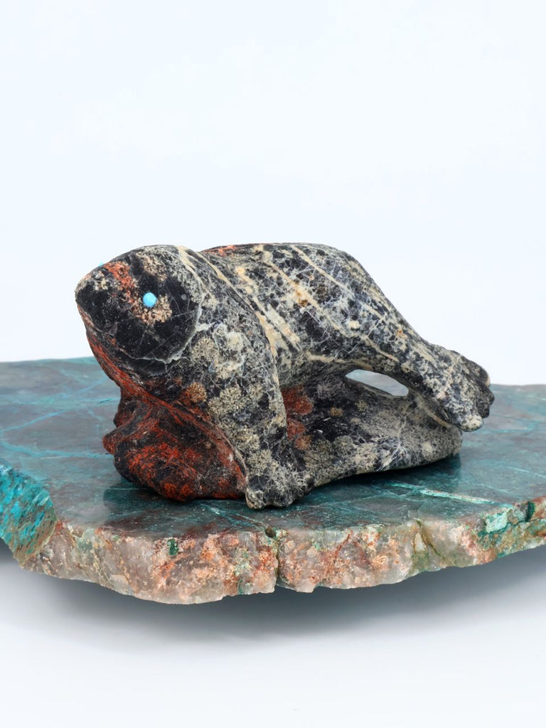 Serpentine Seal on a Rock Zuni Fetish - PuebloDirect.com