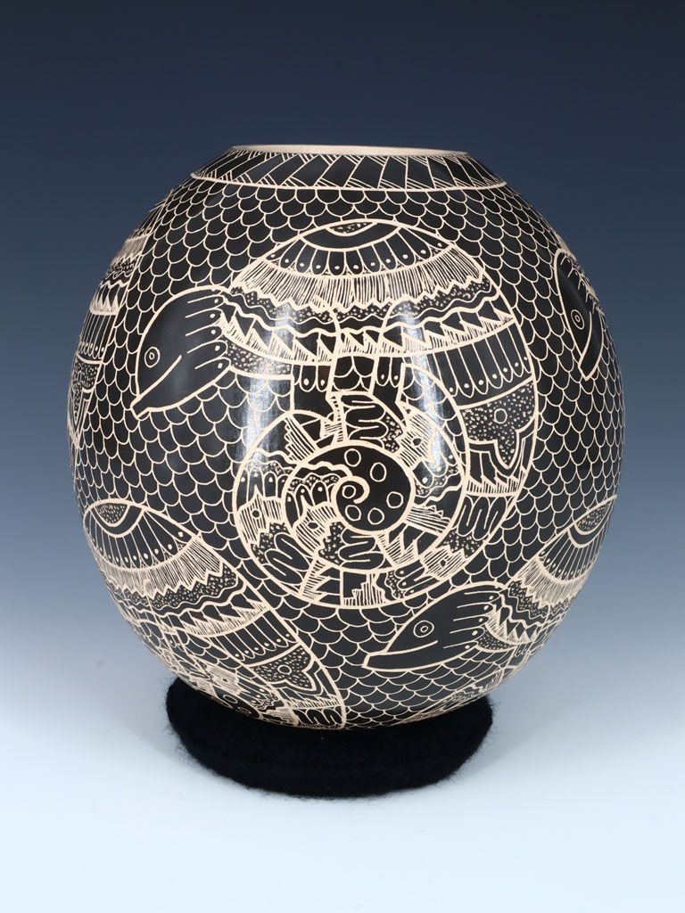 Mata Ortiz Hand Coiled Etched Chameleon Pottery - PuebloDirect.com