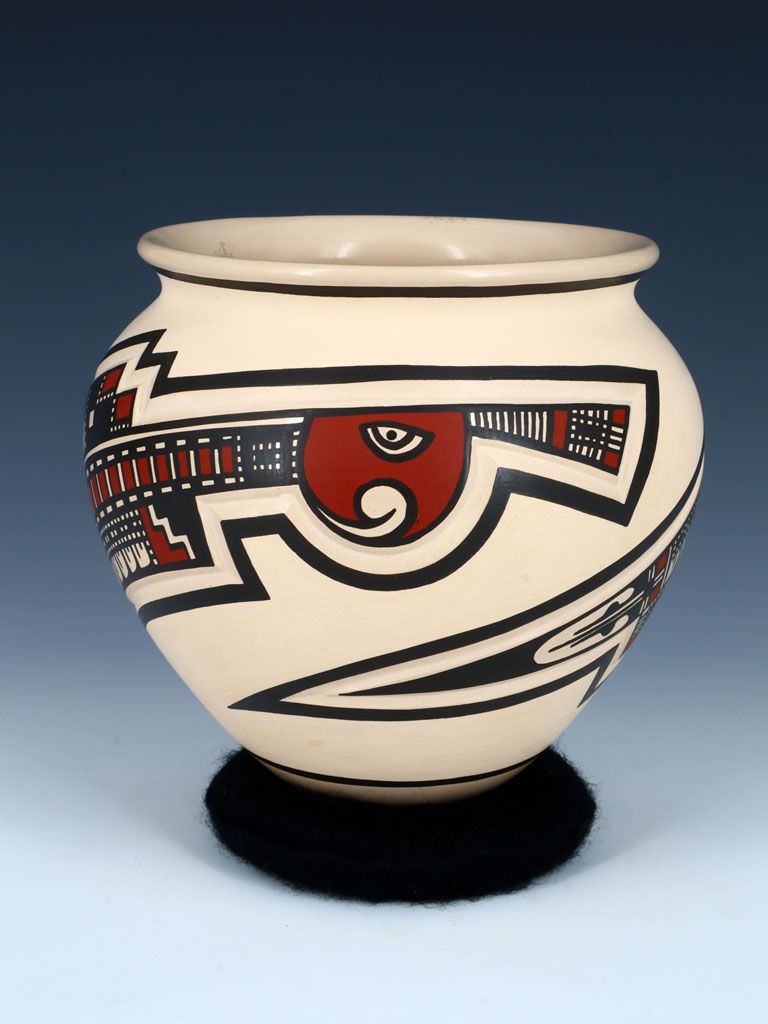 Mata Ortiz Hand Coiled Carved Pottery Vase - PuebloDirect.com