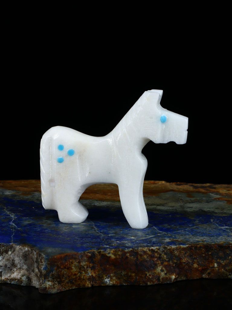 White Marble Horse Zuni Fetish - PuebloDirect.com