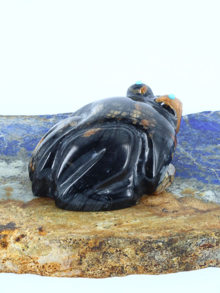 Egyptian Marble Frog Zuni Fetish - PuebloDirect.com